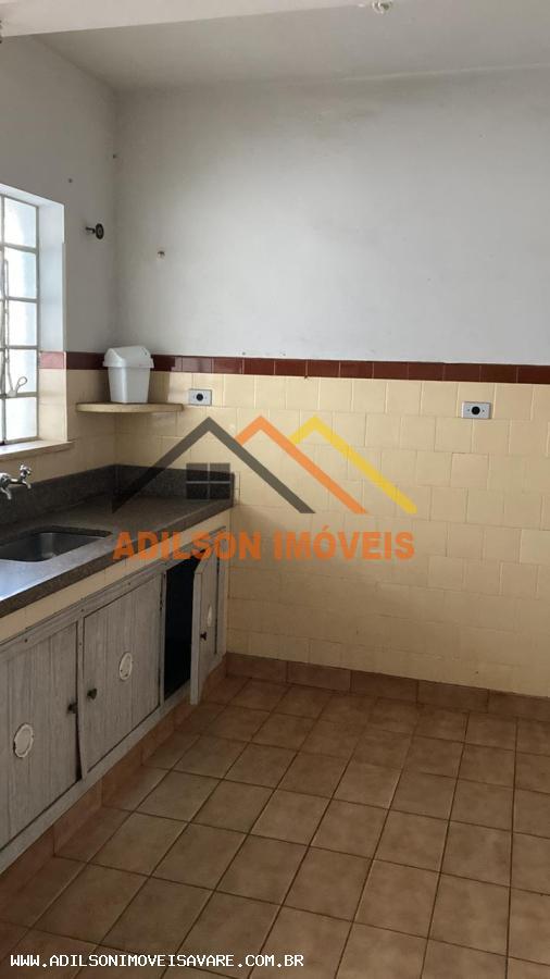 Casa à venda com 3 quartos, 420m² - Foto 2