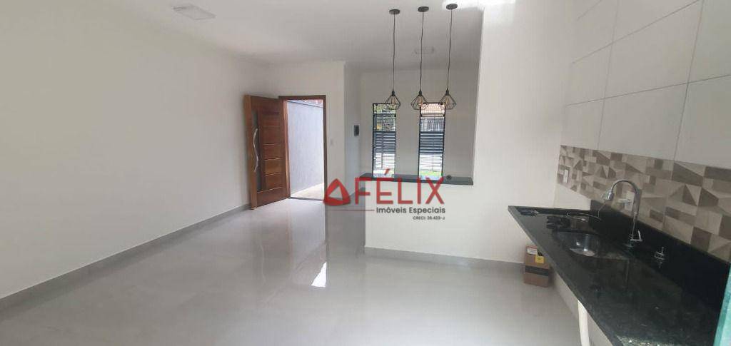 Casa à venda com 2 quartos, 70m² - Foto 5