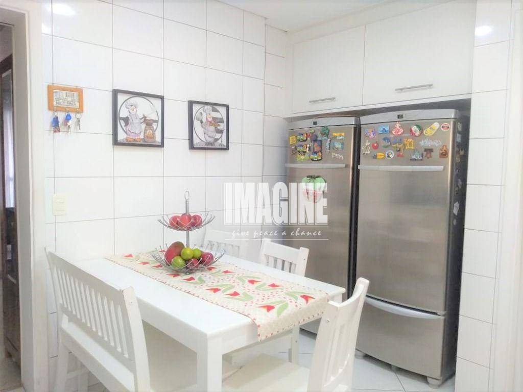 Apartamento à venda com 3 quartos, 151m² - Foto 12