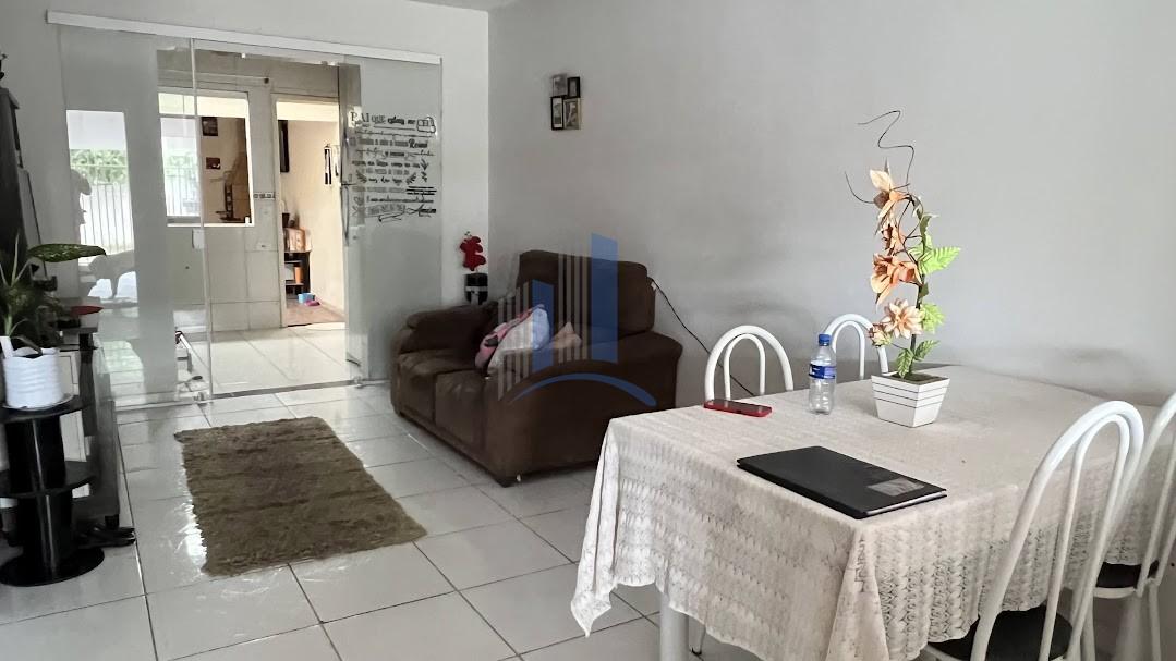 Casa à venda com 3 quartos, 99m² - Foto 6