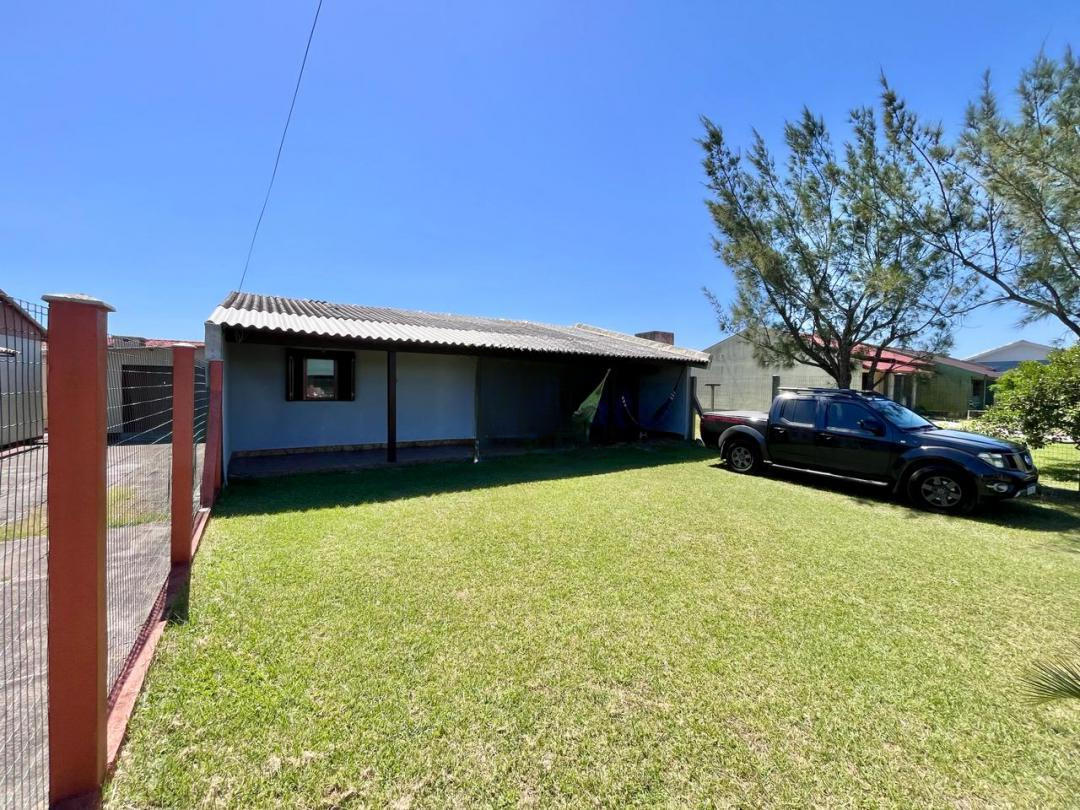 Casa à venda com 3 quartos, 130m² - Foto 1