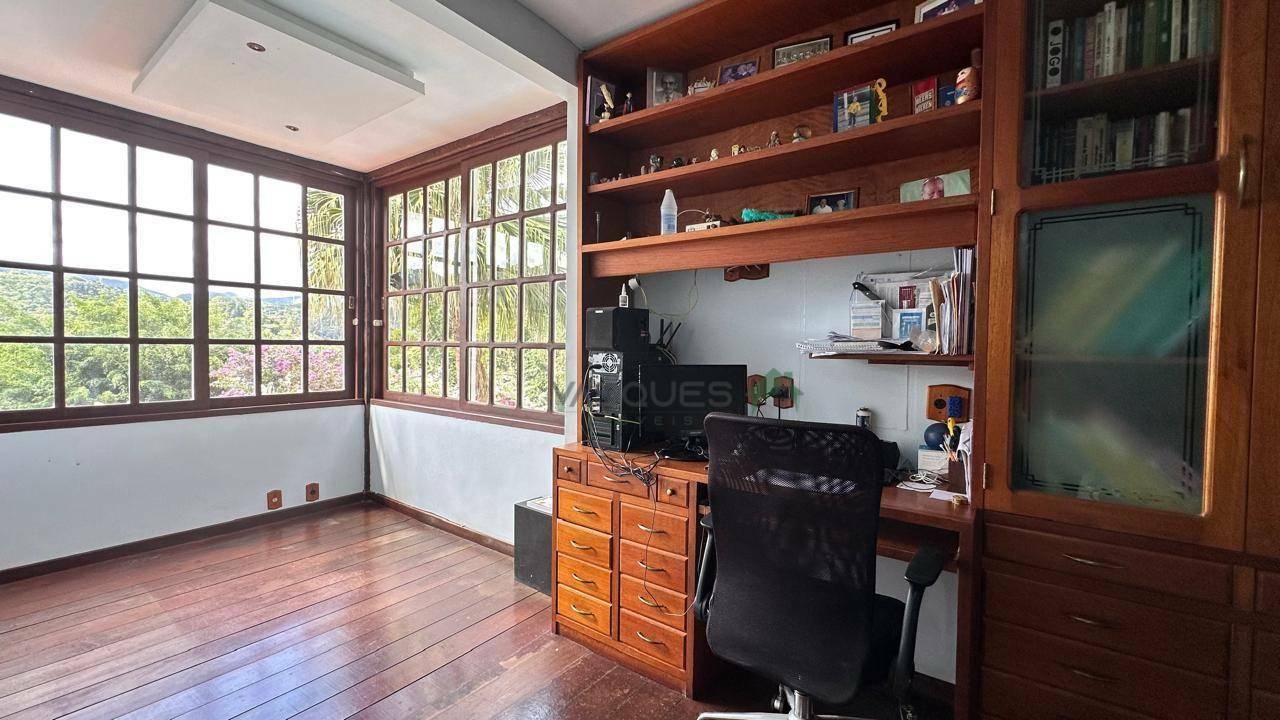 Casa à venda com 4 quartos, 371m² - Foto 16