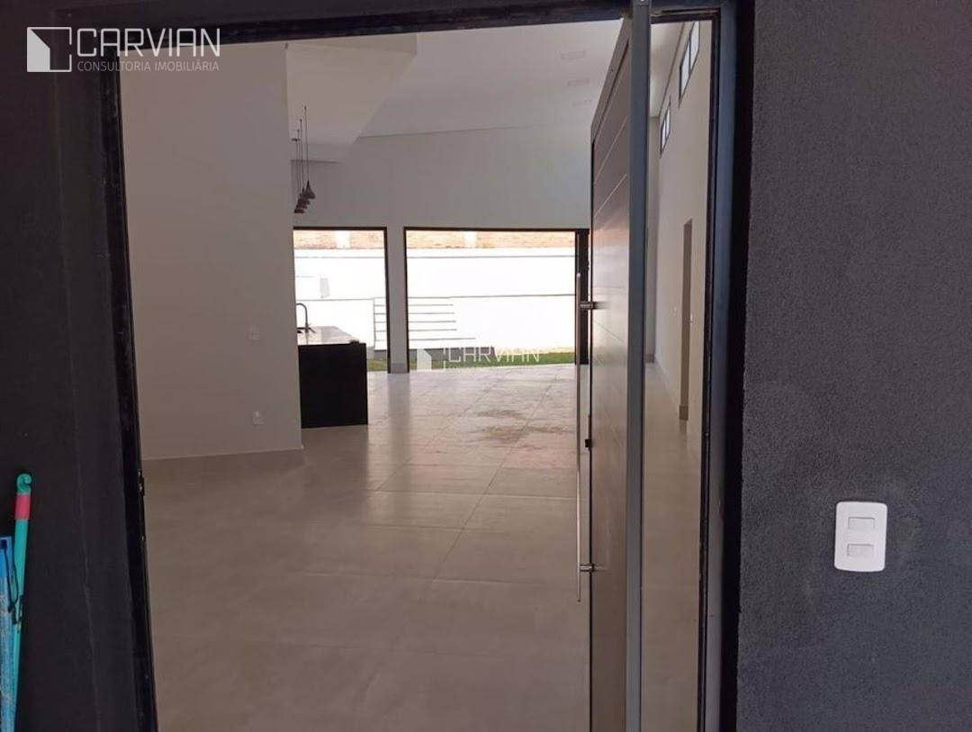 Casa de Condomínio à venda com 4 quartos, 260m² - Foto 2