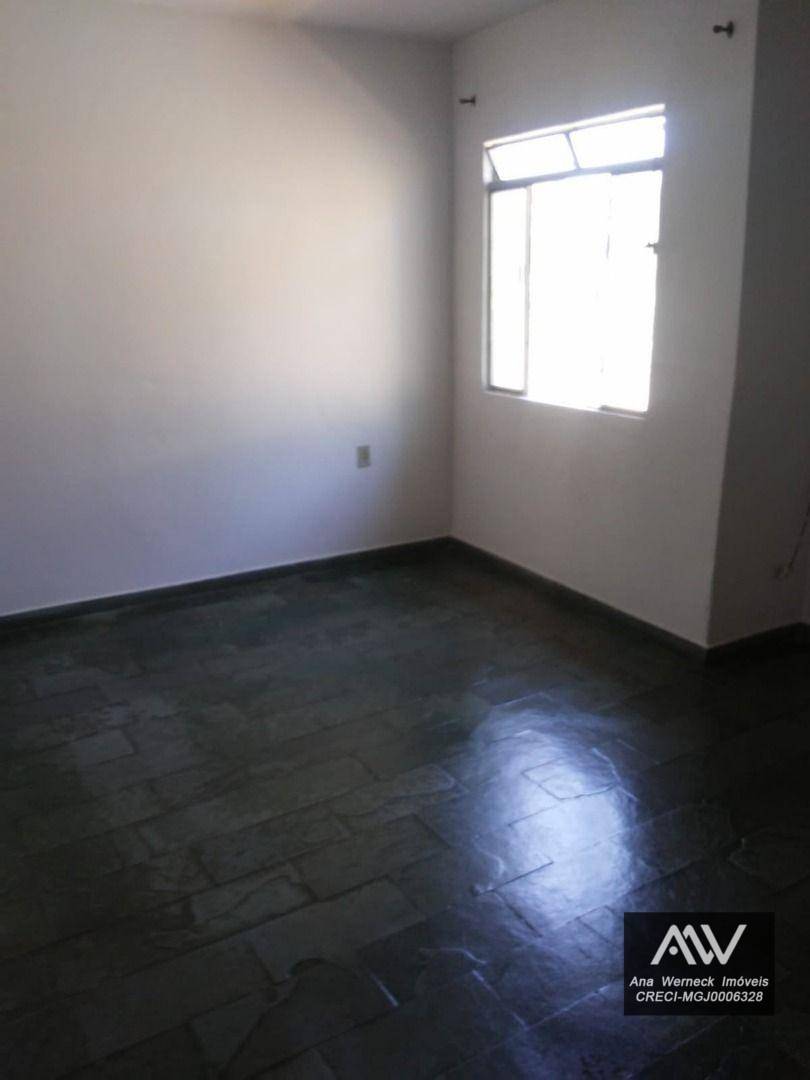 Casa à venda com 9 quartos, 400m² - Foto 12