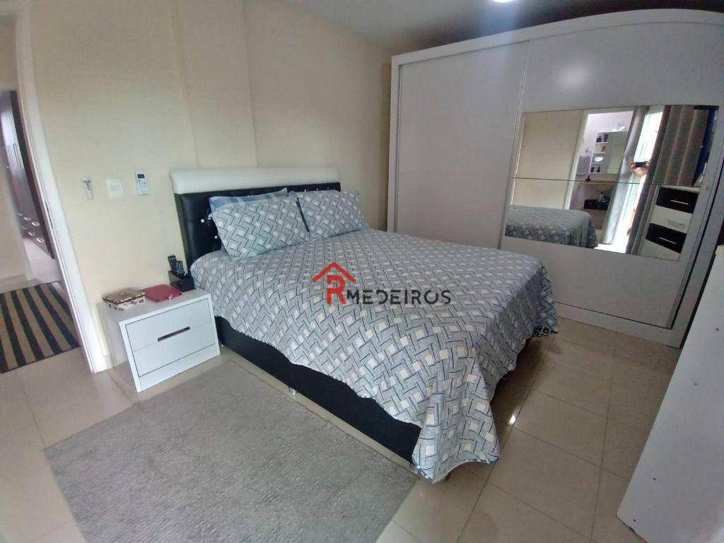 Sobrado à venda com 3 quartos, 300m² - Foto 12