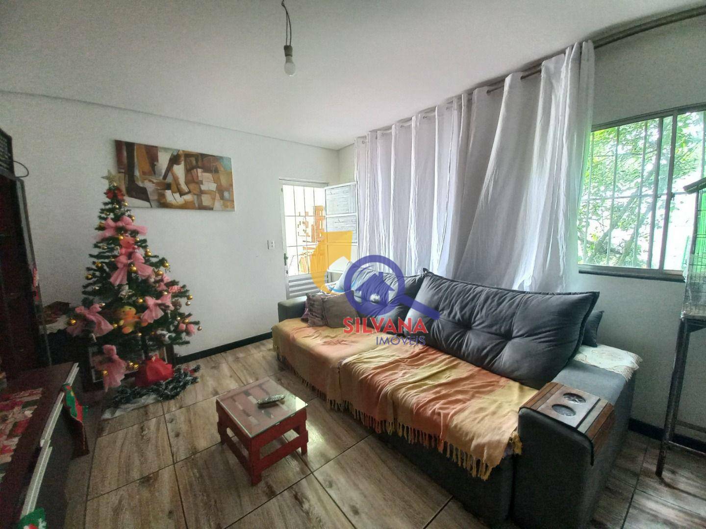 Casa à venda com 3 quartos, 130m² - Foto 1