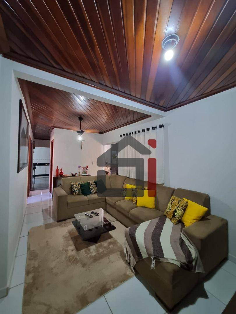 Casa à venda com 3 quartos, 200M2 - Foto 1