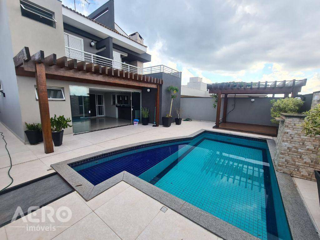Casa de Condomínio à venda com 3 quartos, 290m² - Foto 1