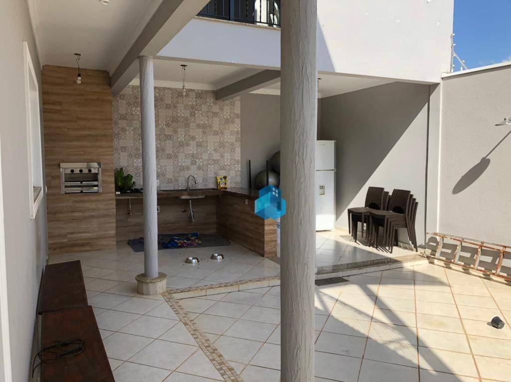 Casa à venda com 3 quartos, 273m² - Foto 3