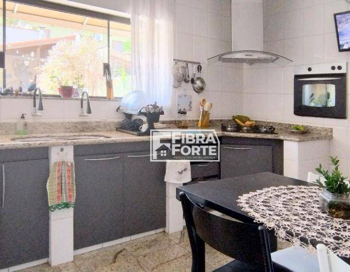 Casa à venda com 3 quartos, 205m² - Foto 13