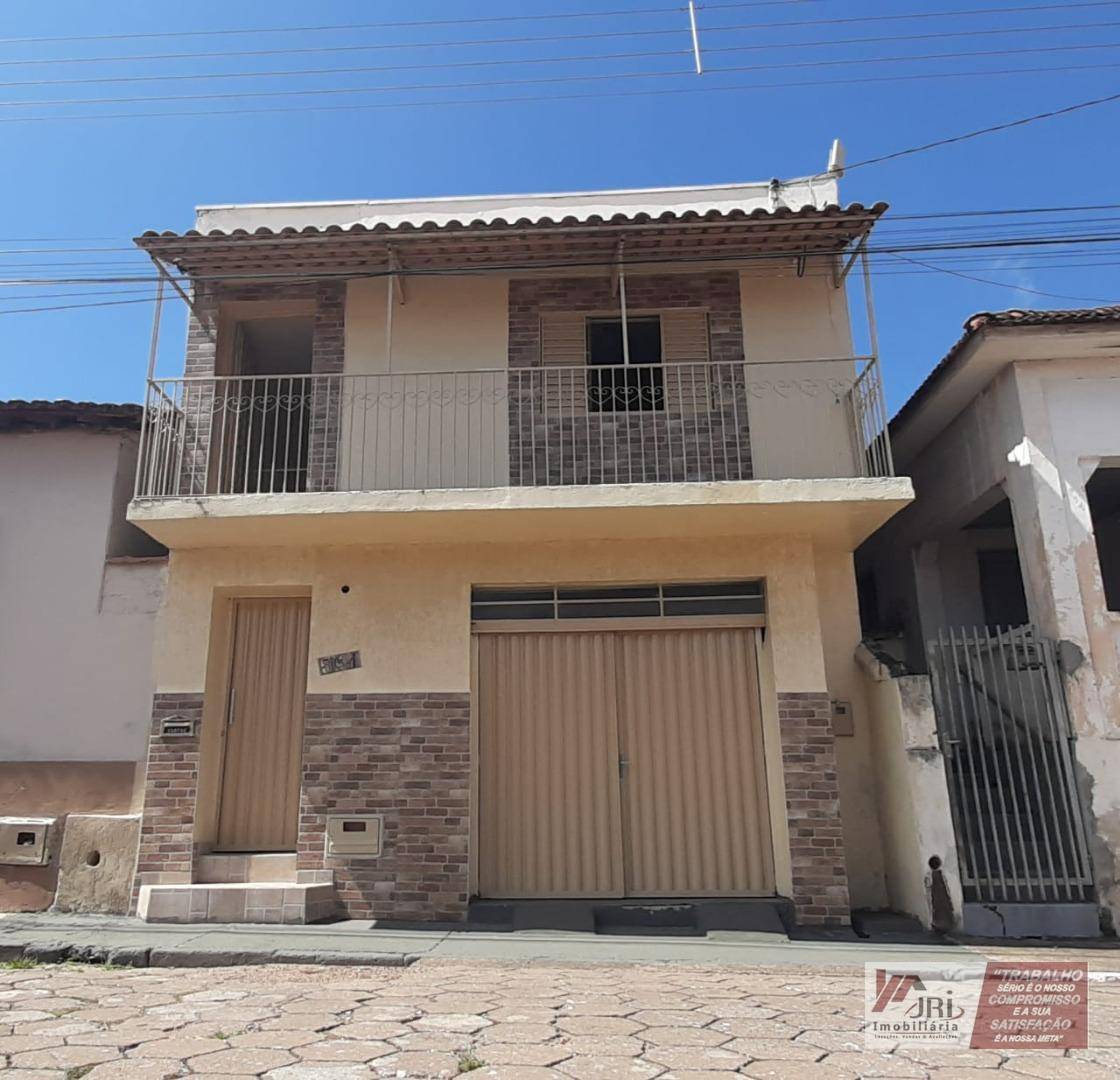 Casa à venda com 3 quartos, 133m² - Foto 1