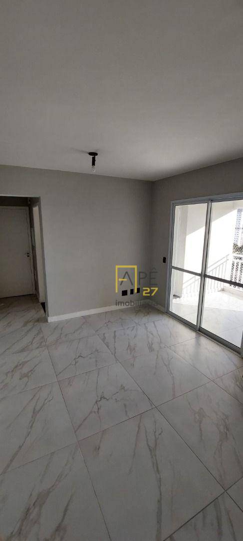 Apartamento à venda com 3 quartos, 72m² - Foto 2