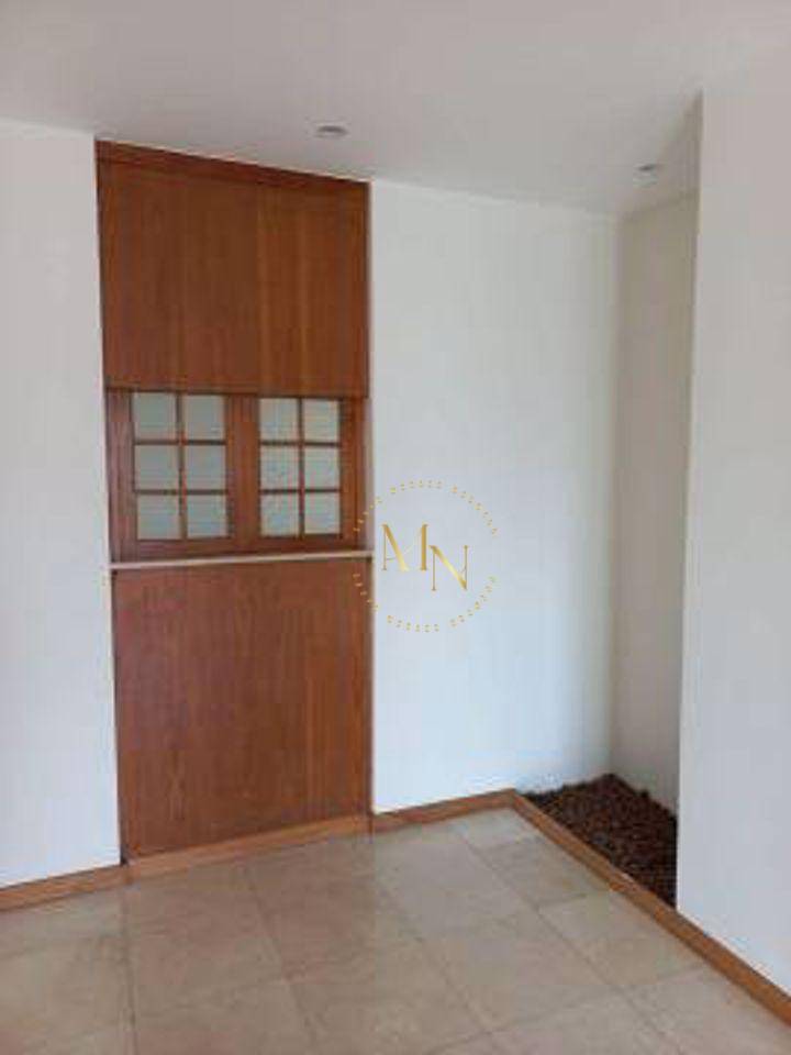 Apartamento à venda com 2 quartos, 70m² - Foto 2