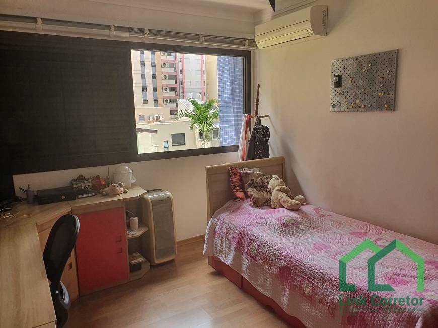 Apartamento à venda com 3 quartos, 200m² - Foto 14