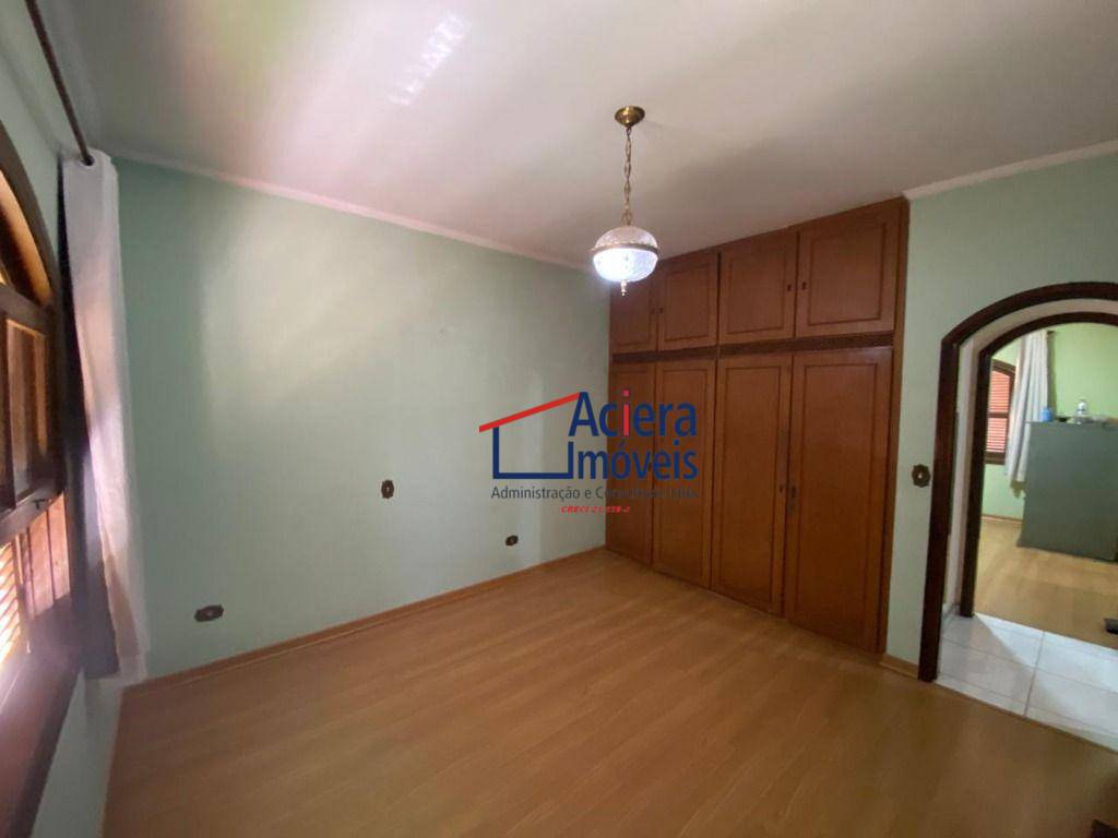Casa de Condomínio para alugar com 5 quartos, 400m² - Foto 16