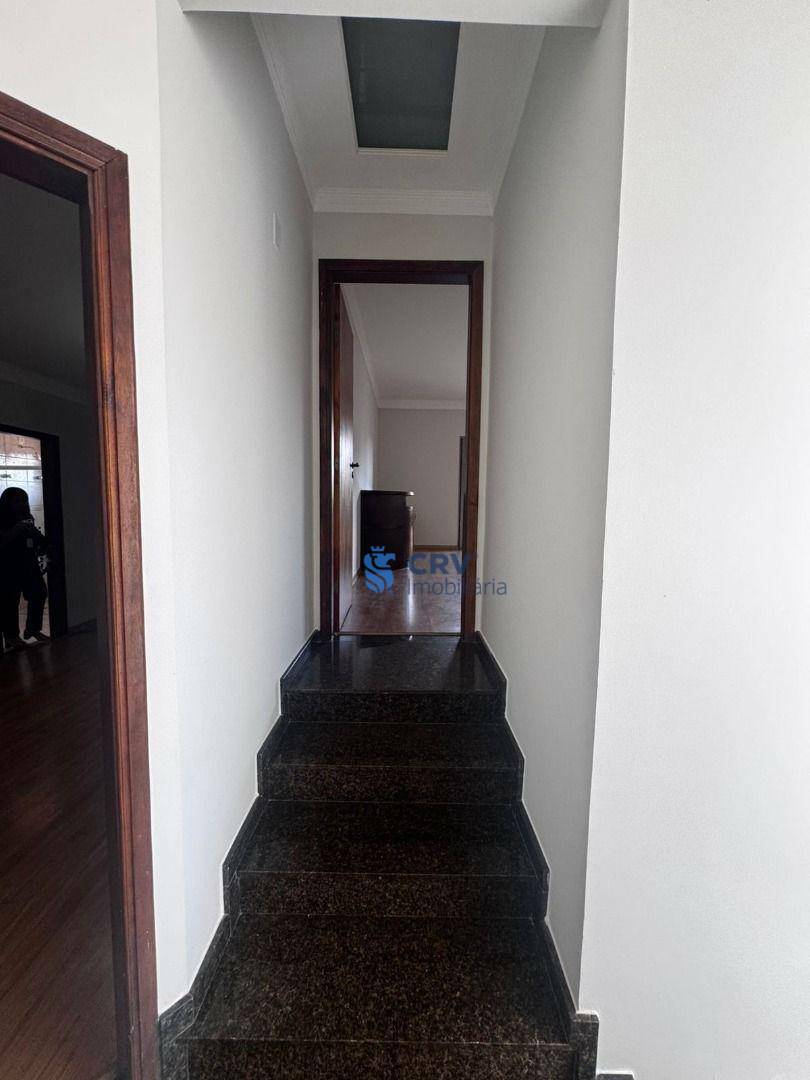 Sobrado para alugar com 3 quartos, 237m² - Foto 7