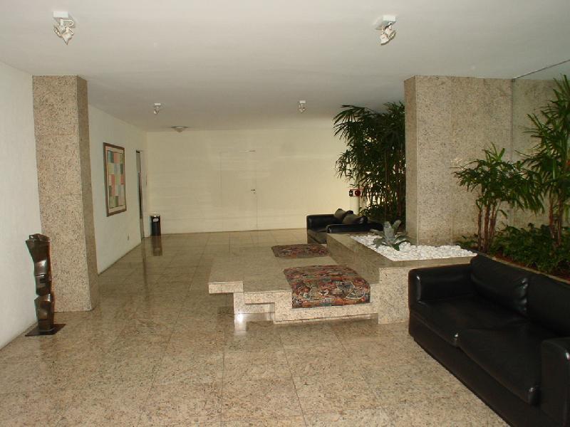 Apartamento à venda com 2 quartos, 70m² - Foto 17