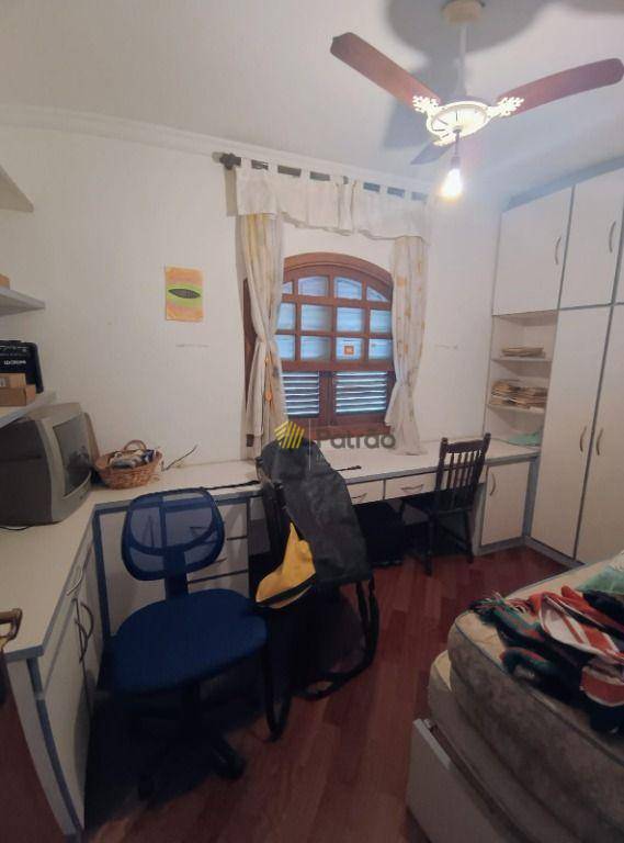 Sobrado à venda com 3 quartos, 225m² - Foto 11