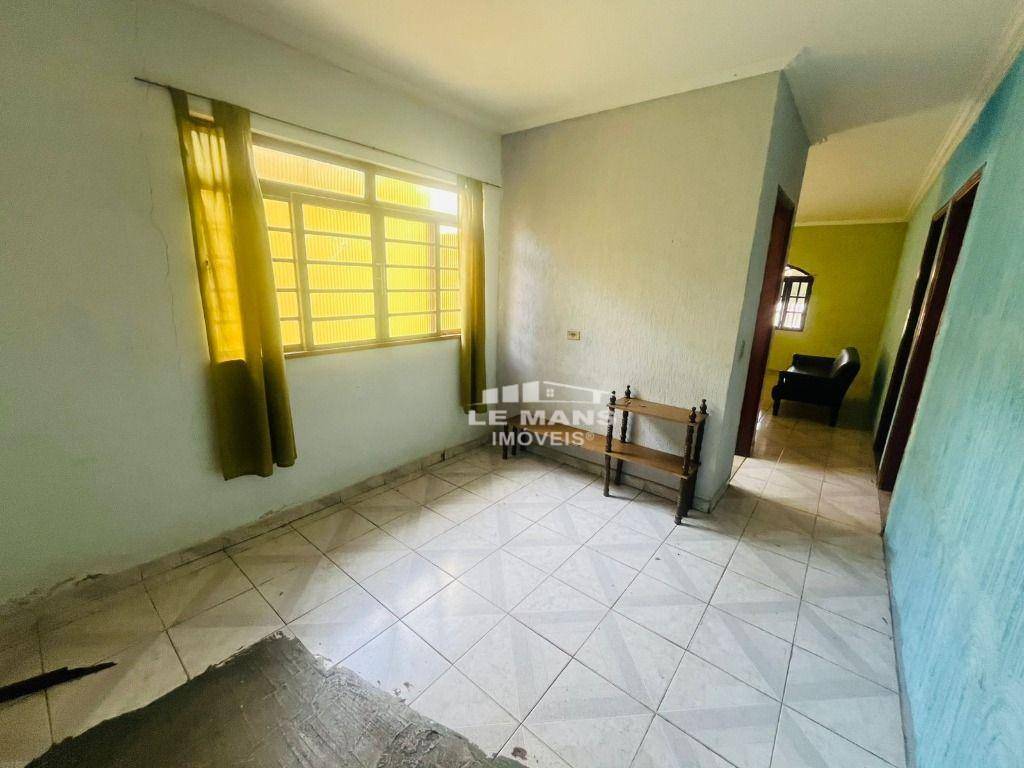 Casa, 3 quartos, 273 m² - Foto 1