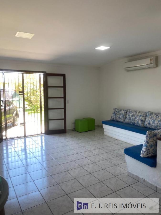 Casa à venda com 3 quartos, 360m² - Foto 4