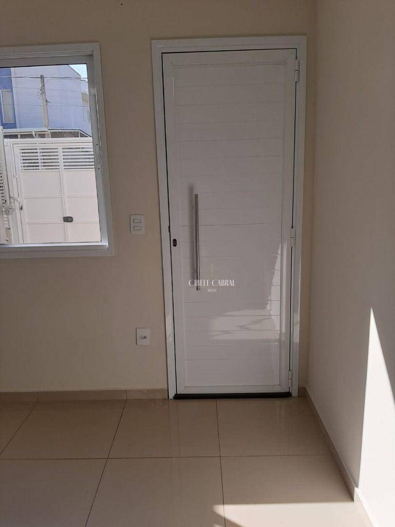 Casa à venda com 3 quartos, 110m² - Foto 2