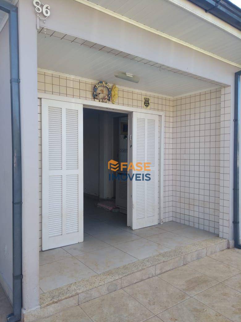 Casa, 5 quartos, 167 m² - Foto 2