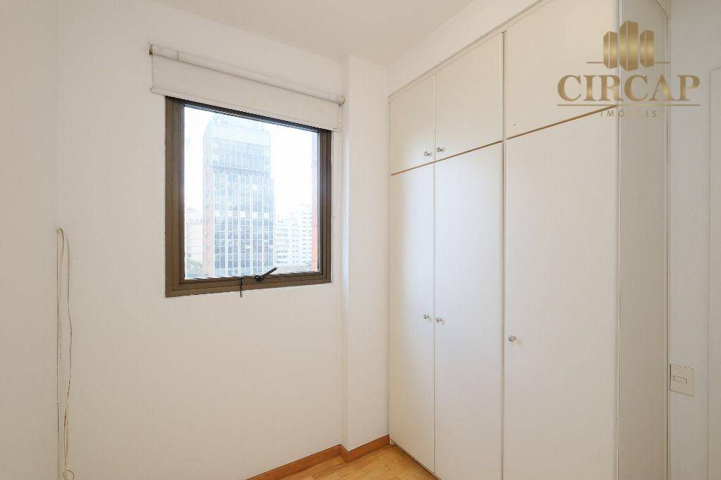 Apartamento à venda com 3 quartos, 198m² - Foto 19