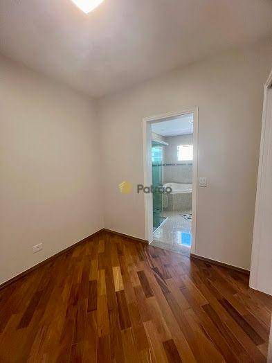 Sobrado à venda com 3 quartos, 244m² - Foto 35