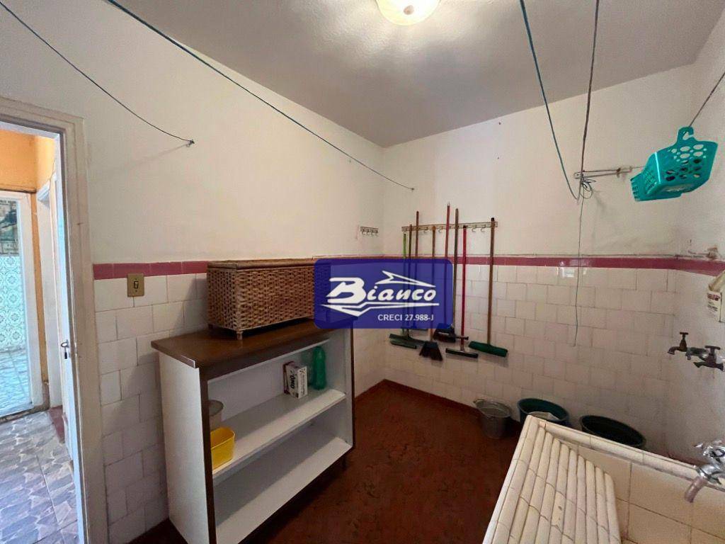 Casa à venda com 3 quartos, 181m² - Foto 32