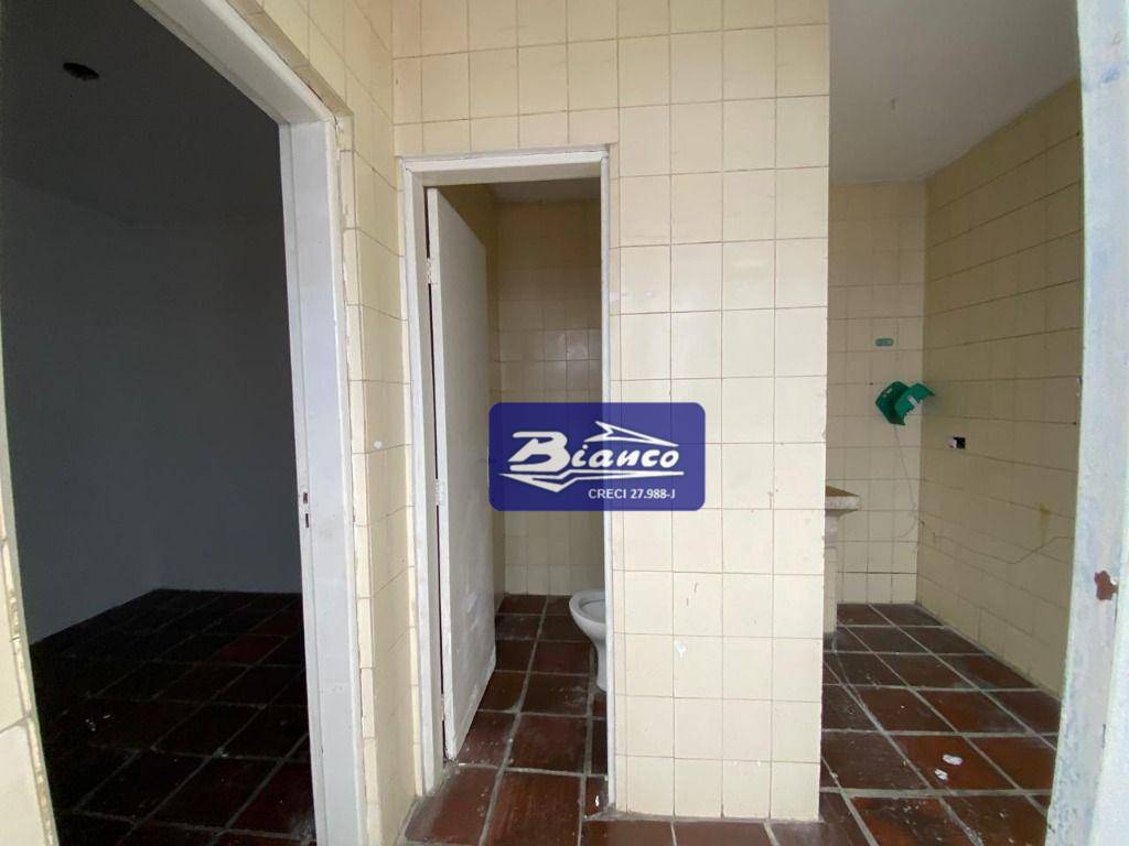 Sobrado à venda e aluguel com 3 quartos, 200m² - Foto 28