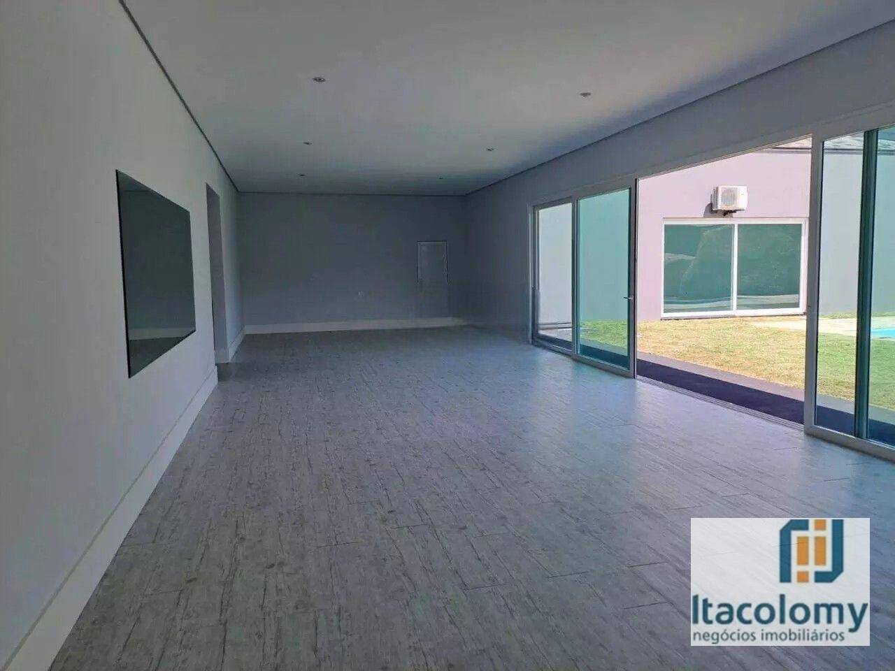 Casa para alugar com 4 quartos, 1605m² - Foto 9