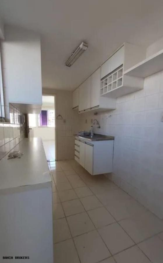 Apartamento à venda com 3 quartos, 75m² - Foto 3