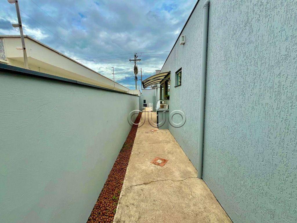 Casa à venda com 2 quartos, 110m² - Foto 9