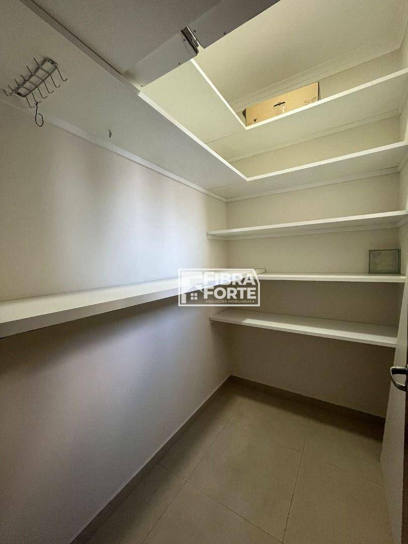 Casa de Condomínio para alugar com 3 quartos, 267m² - Foto 32