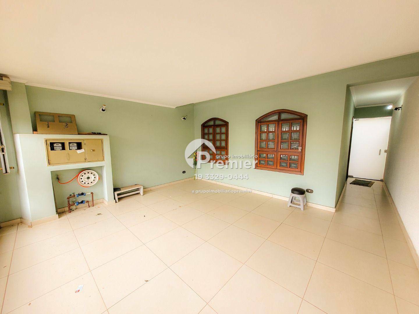 Casa à venda com 4 quartos, 188m² - Foto 1