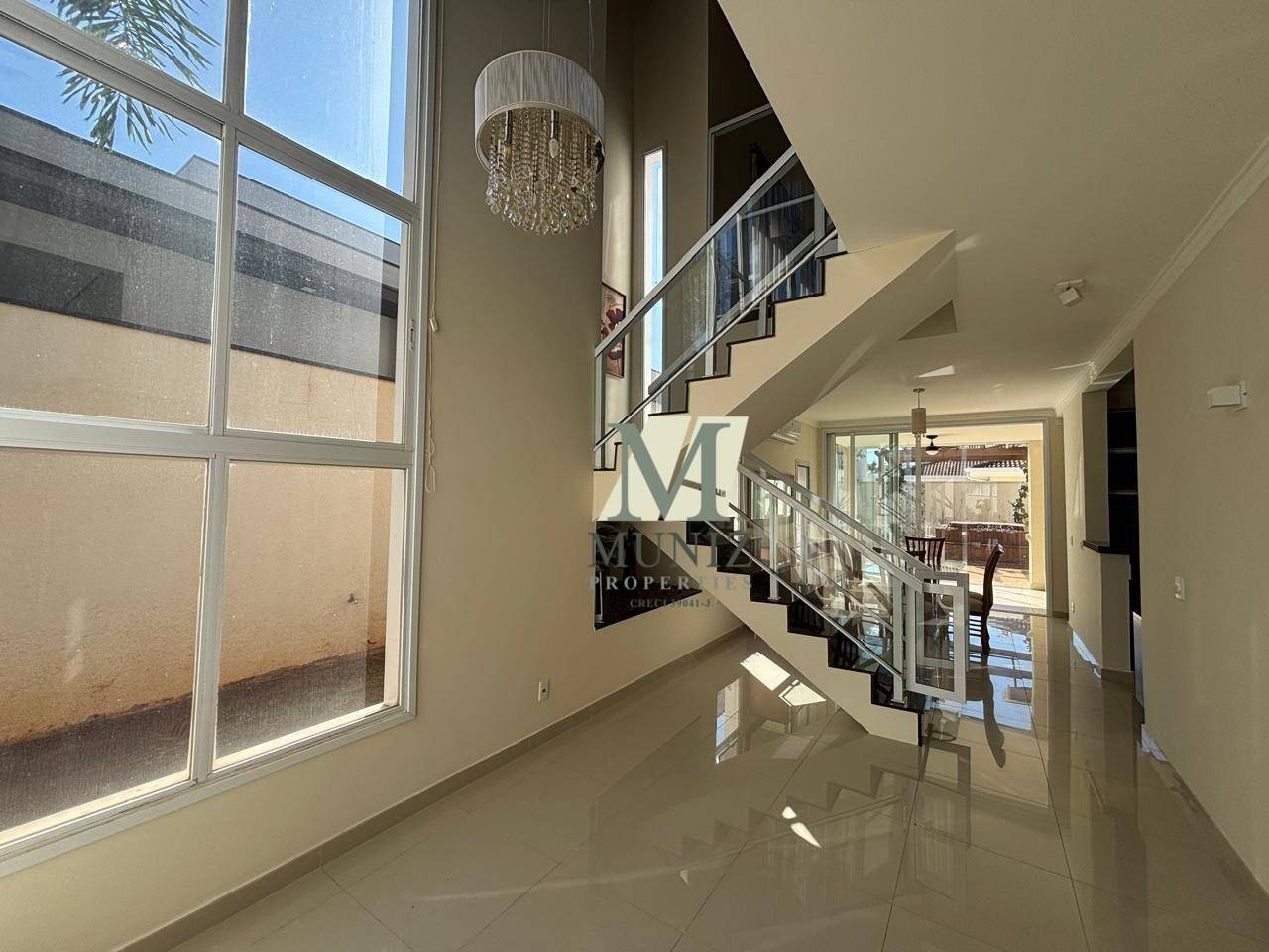 Casa, 3 quartos, 203 m² - Foto 1