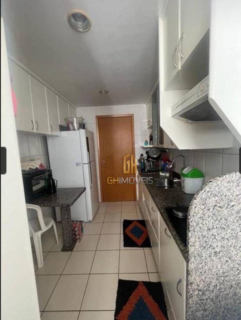 Apartamento à venda com 3 quartos, 79m² - Foto 2