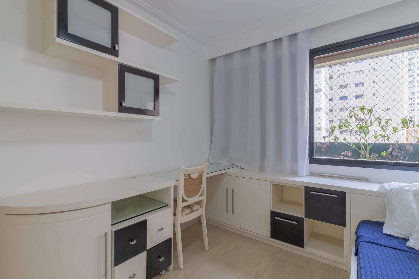 Apartamento para alugar com 4 quartos, 147m² - Foto 35