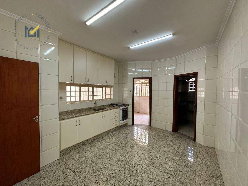 Casa à venda e aluguel com 3 quartos, 314m² - Foto 6