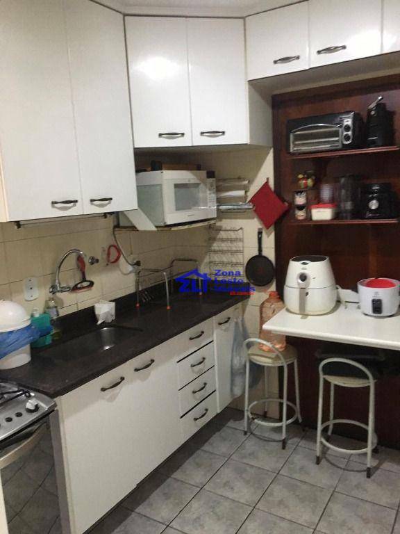 Apartamento à venda com 3 quartos, 72m² - Foto 3