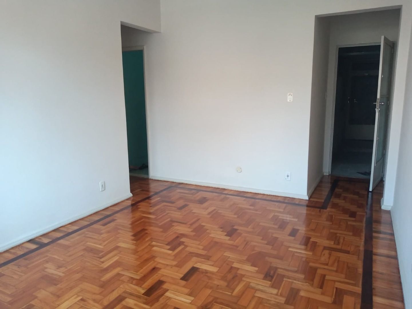 Apartamento à venda com 2 quartos, 65m² - Foto 3