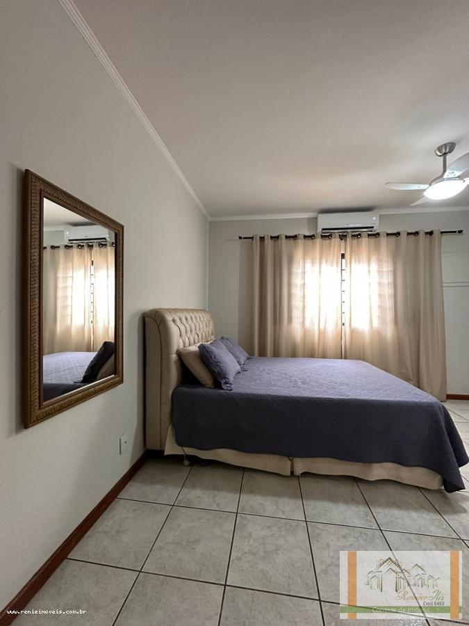 Casa à venda com 4 quartos, 360m² - Foto 17