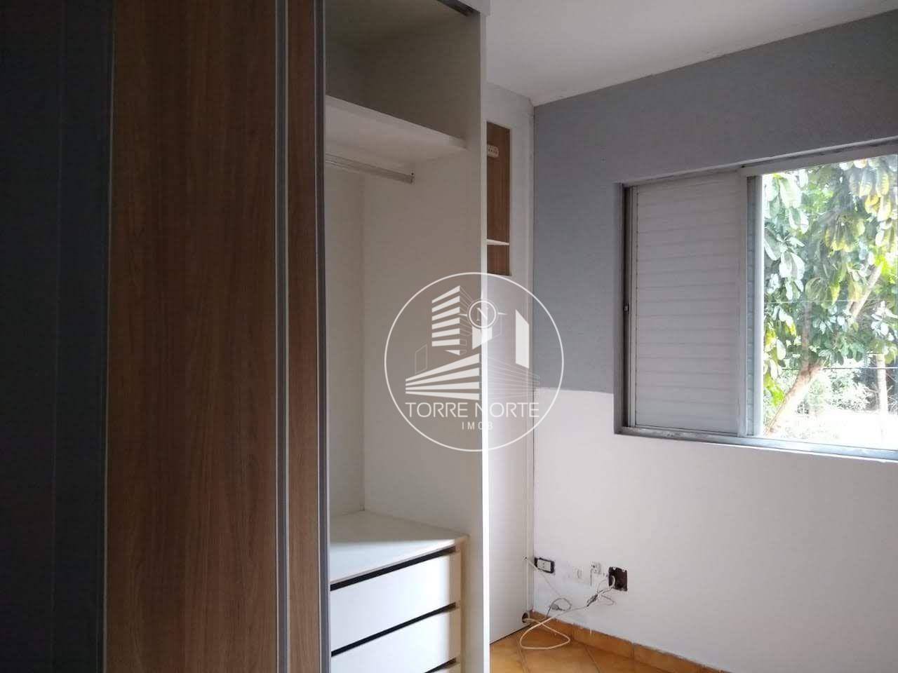 Apartamento à venda com 3 quartos, 74m² - Foto 2