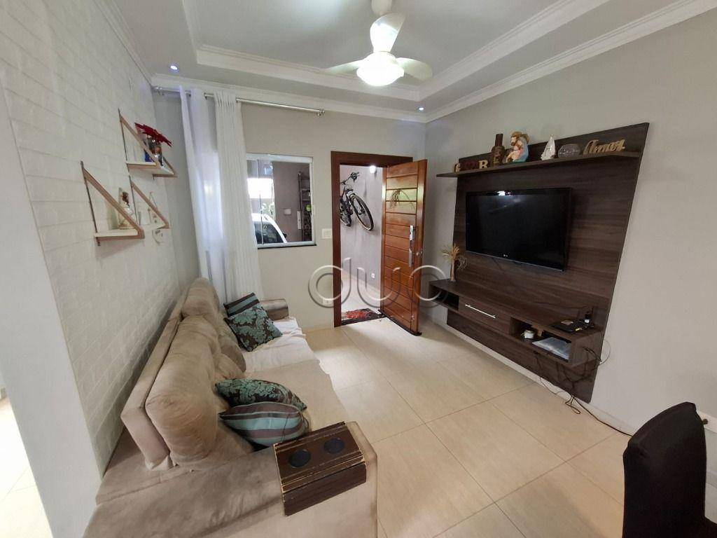 Casa à venda com 3 quartos, 158m² - Foto 1