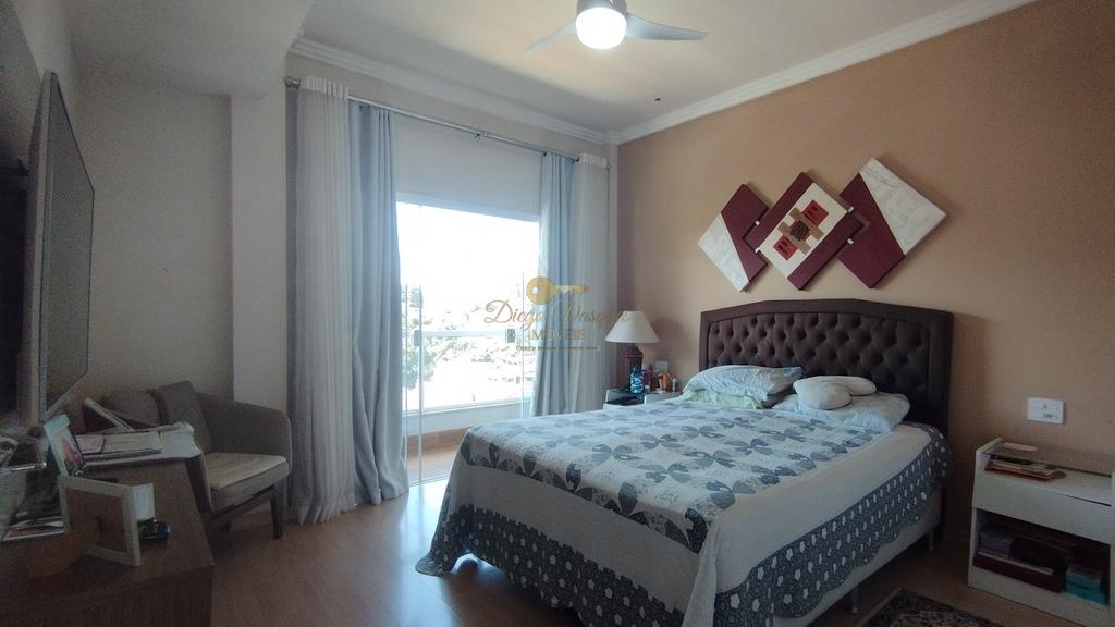 Casa à venda com 4 quartos, 900m² - Foto 14