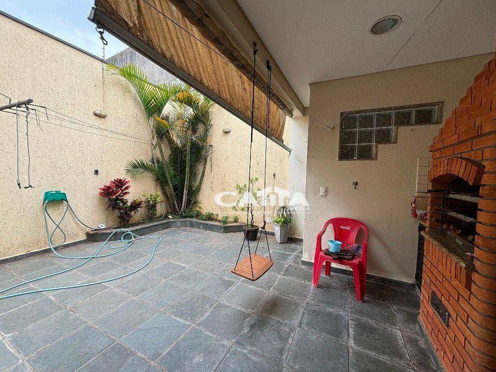 Sobrado para alugar com 3 quartos, 288m² - Foto 14