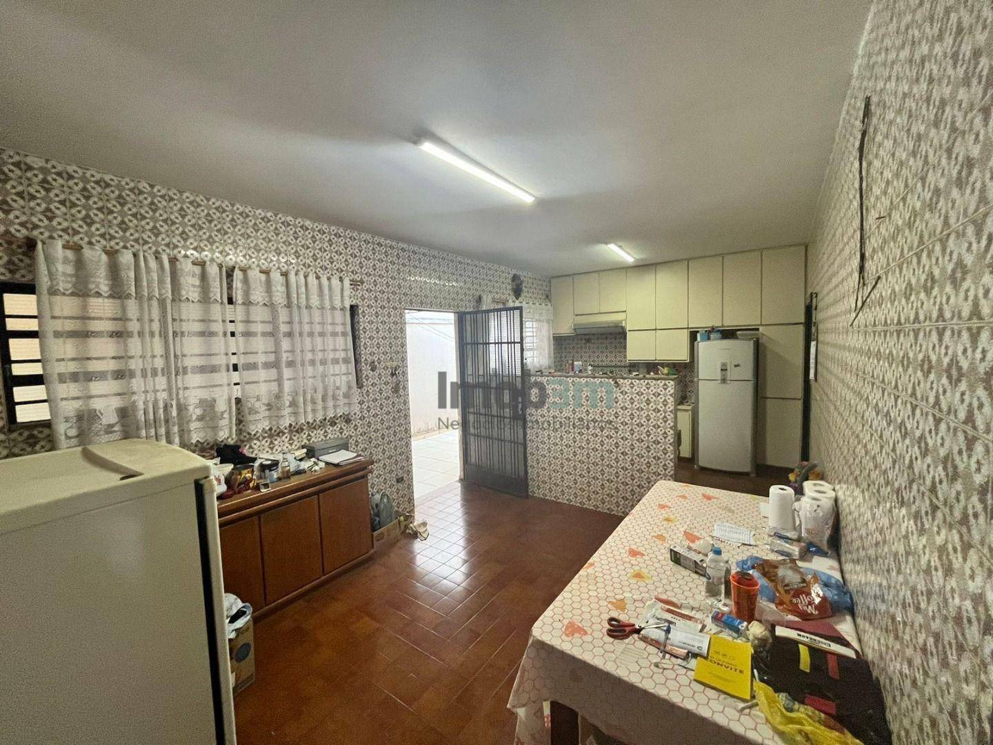 Casa à venda com 4 quartos, 210m² - Foto 8