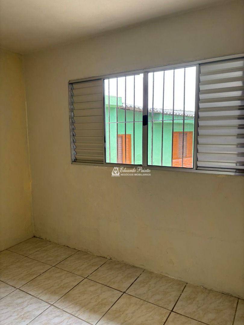 Casa para alugar com 2 quartos, 70m² - Foto 9