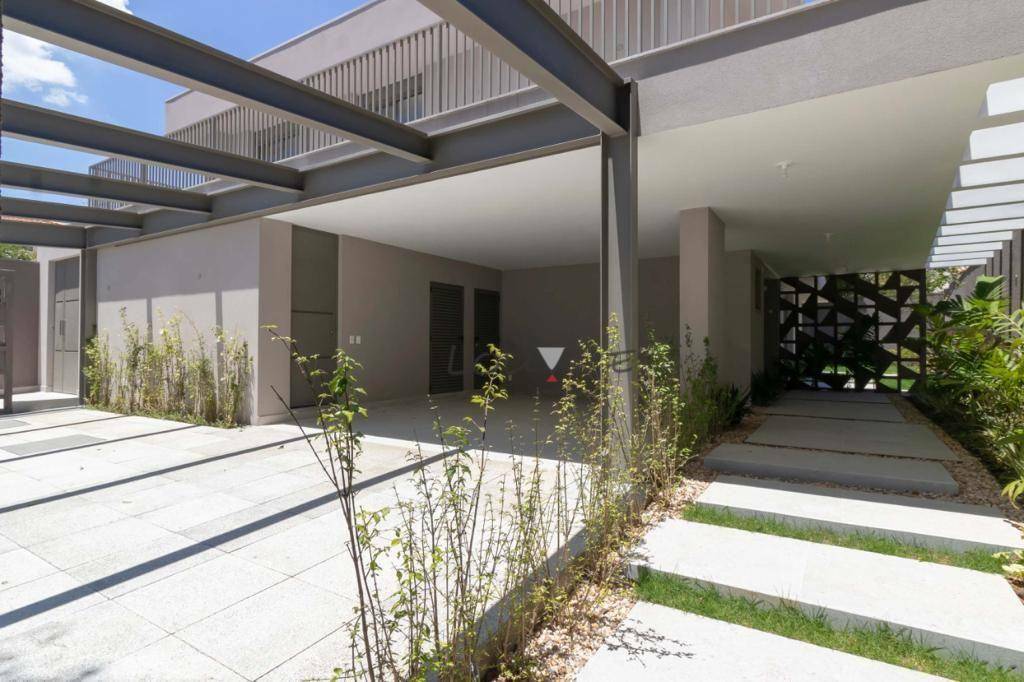 Casa à venda e aluguel com 4 quartos, 371m² - Foto 9