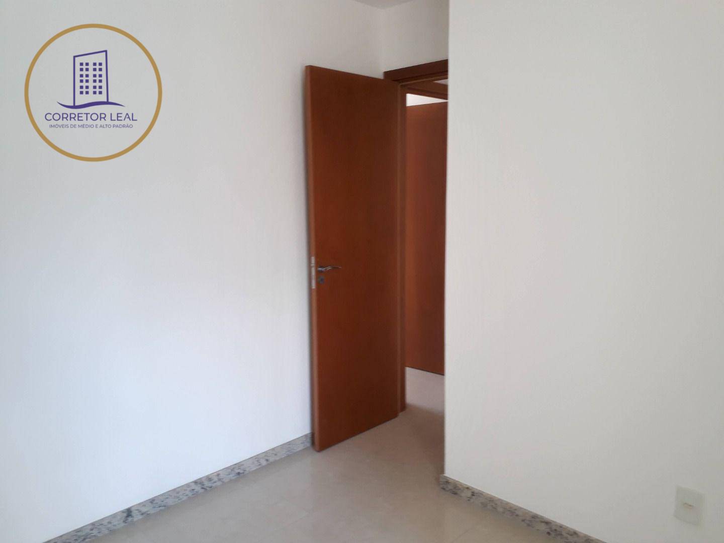 Apartamento à venda com 2 quartos, 70m² - Foto 15